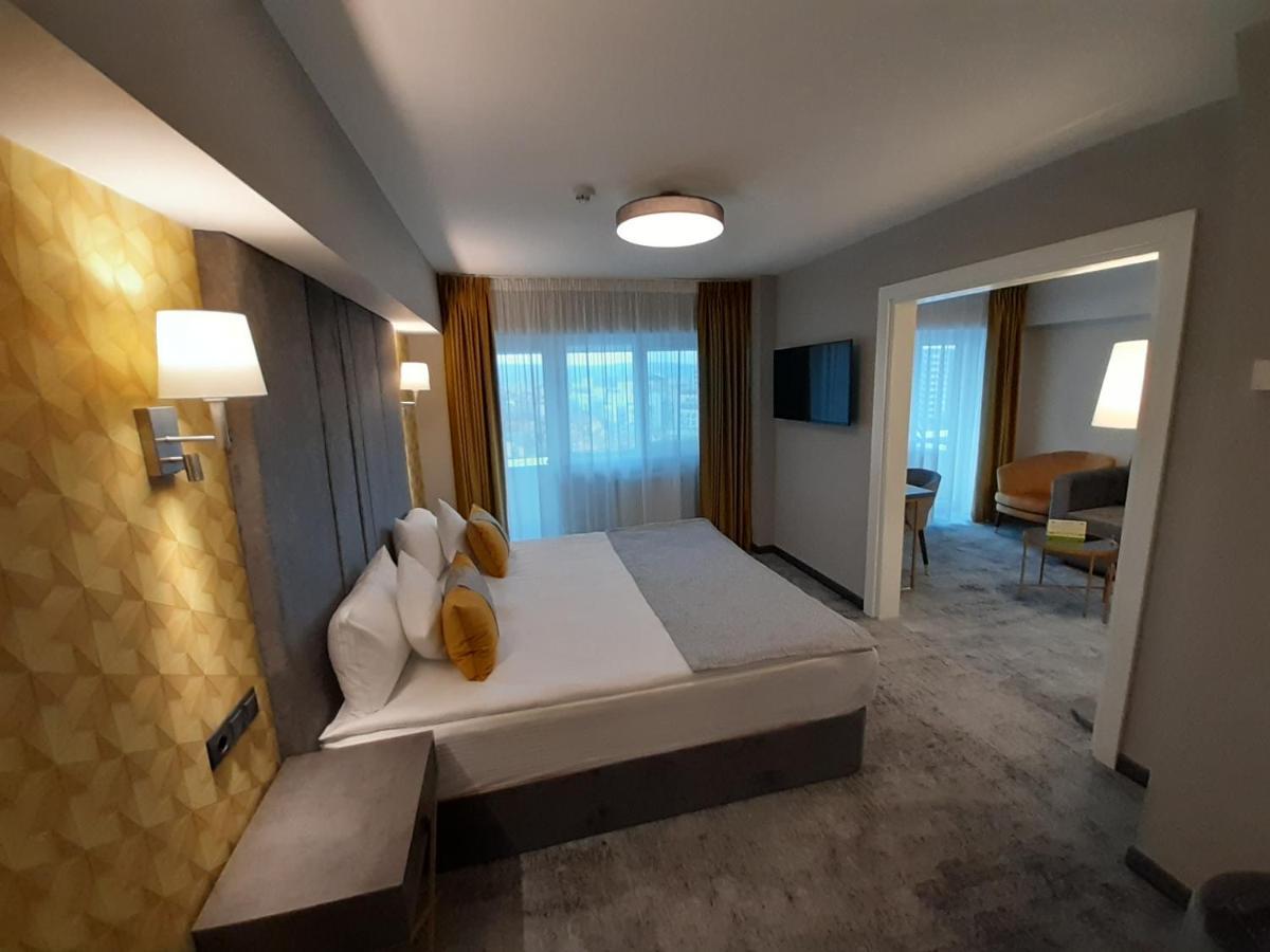 Hotel Univers Kaloşvar Dış mekan fotoğraf