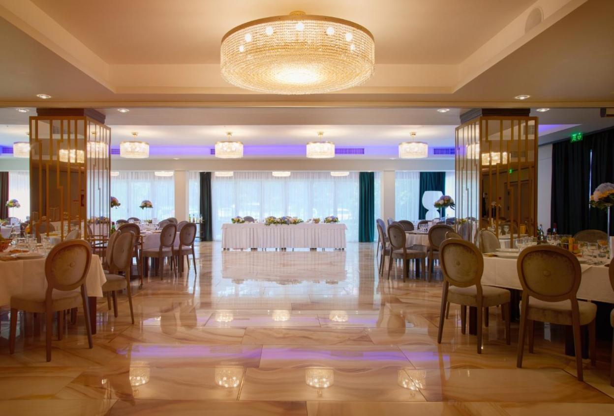 Hotel Univers Kaloşvar Dış mekan fotoğraf