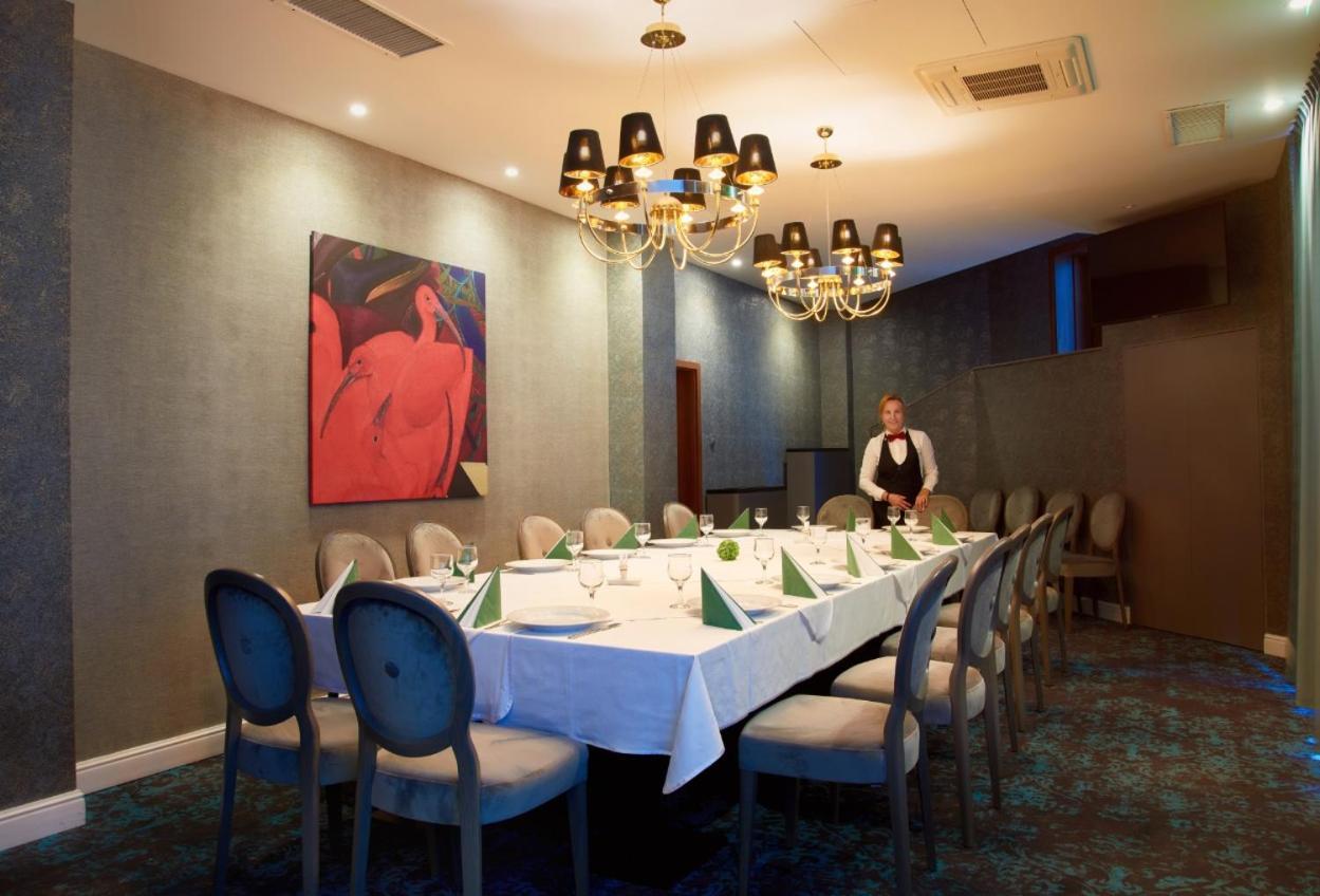 Hotel Univers Kaloşvar Dış mekan fotoğraf