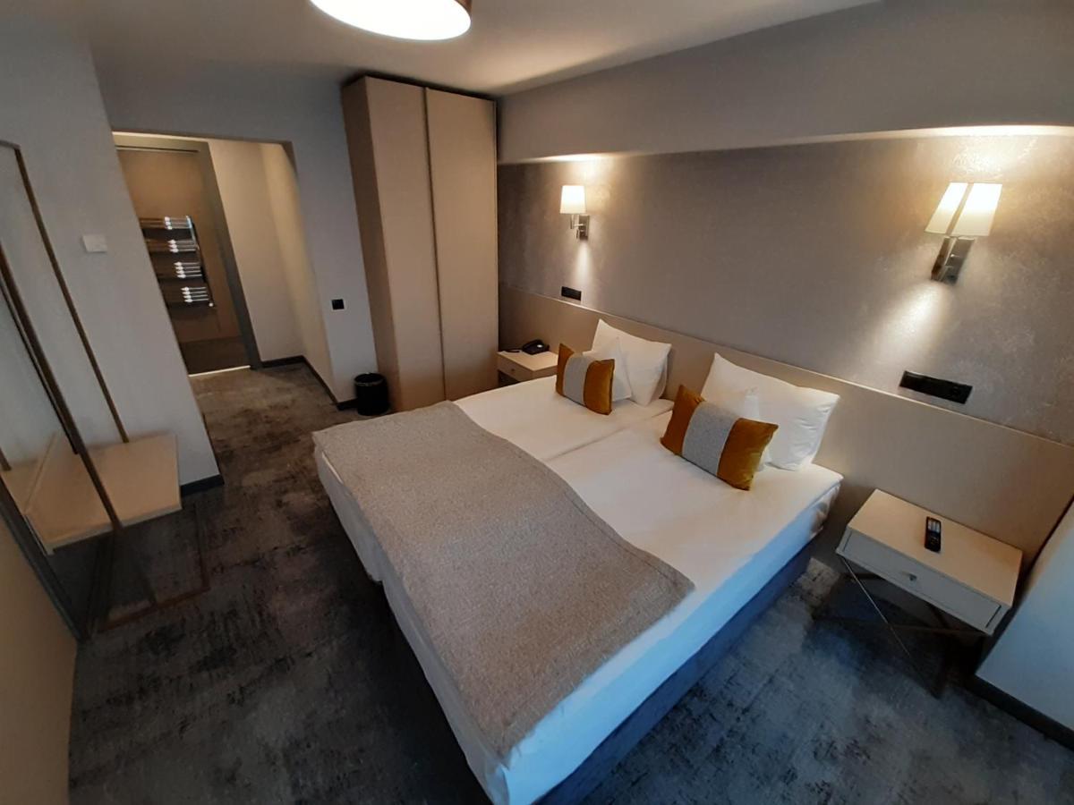 Hotel Univers Kaloşvar Dış mekan fotoğraf