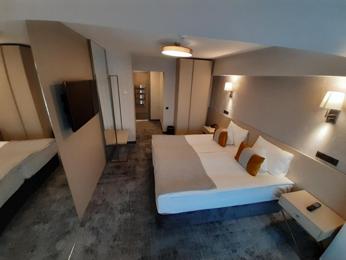 Hotel Univers Kaloşvar Dış mekan fotoğraf