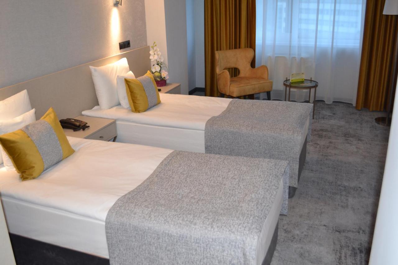 Hotel Univers Kaloşvar Dış mekan fotoğraf