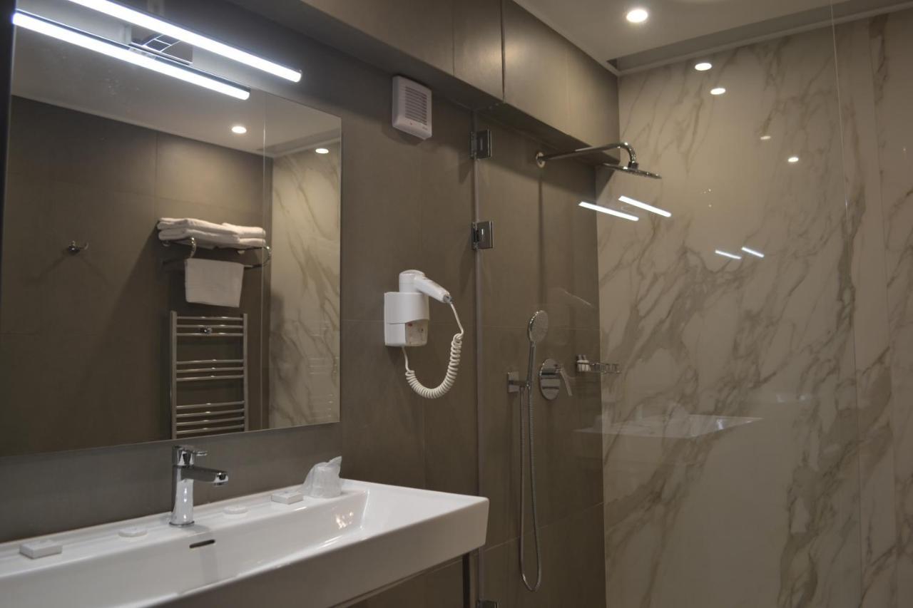 Hotel Univers Kaloşvar Dış mekan fotoğraf