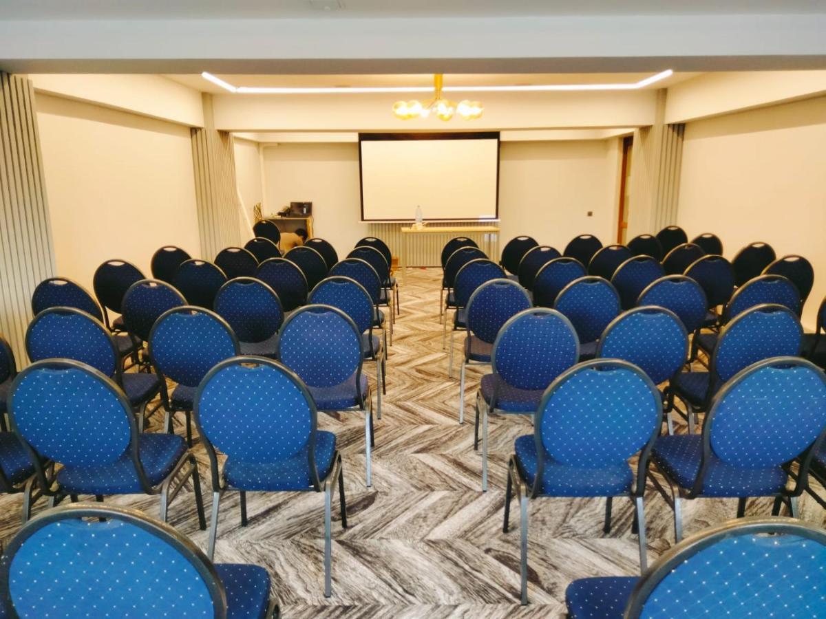 Hotel Univers Kaloşvar Dış mekan fotoğraf