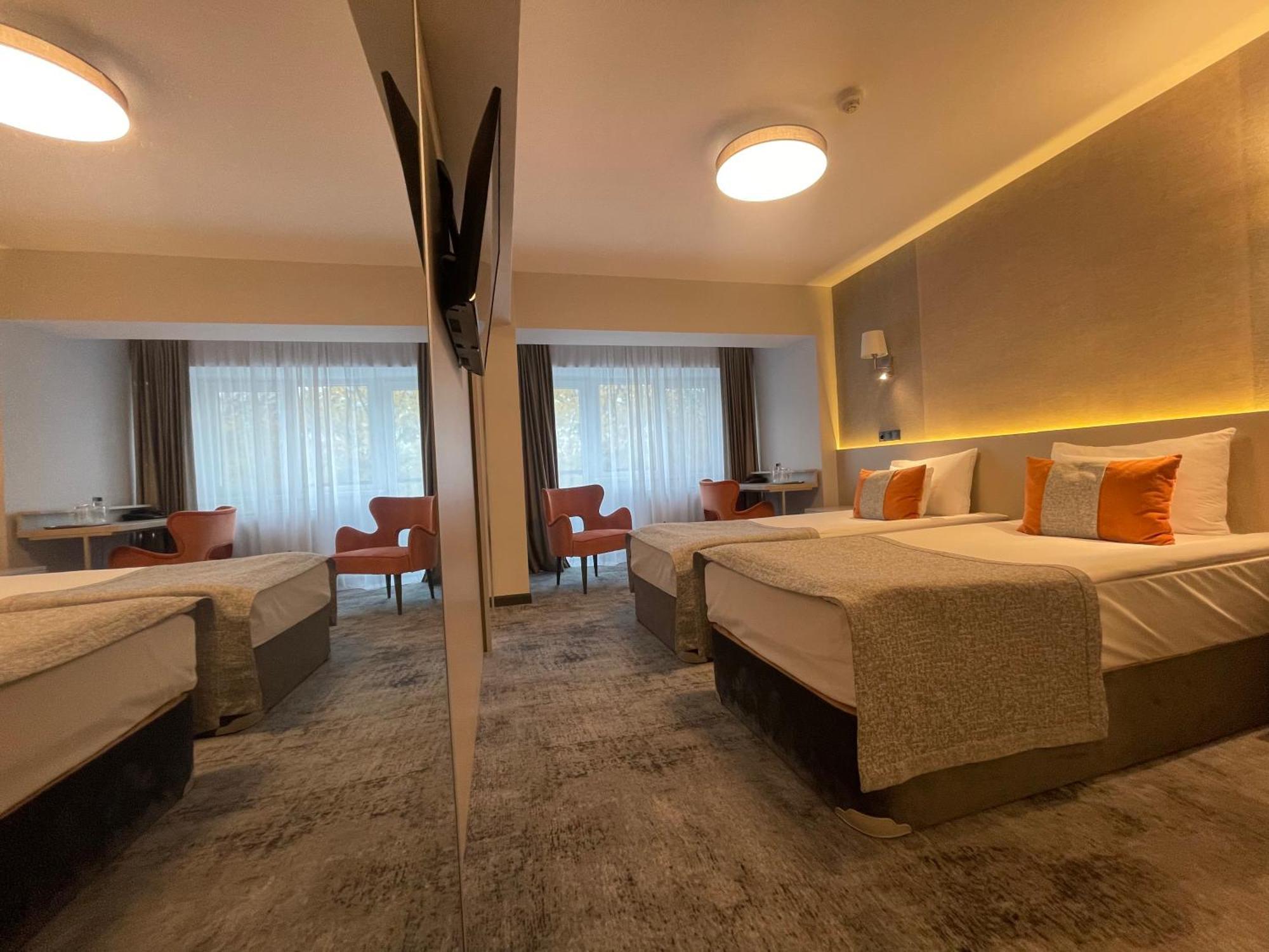 Hotel Univers Kaloşvar Dış mekan fotoğraf