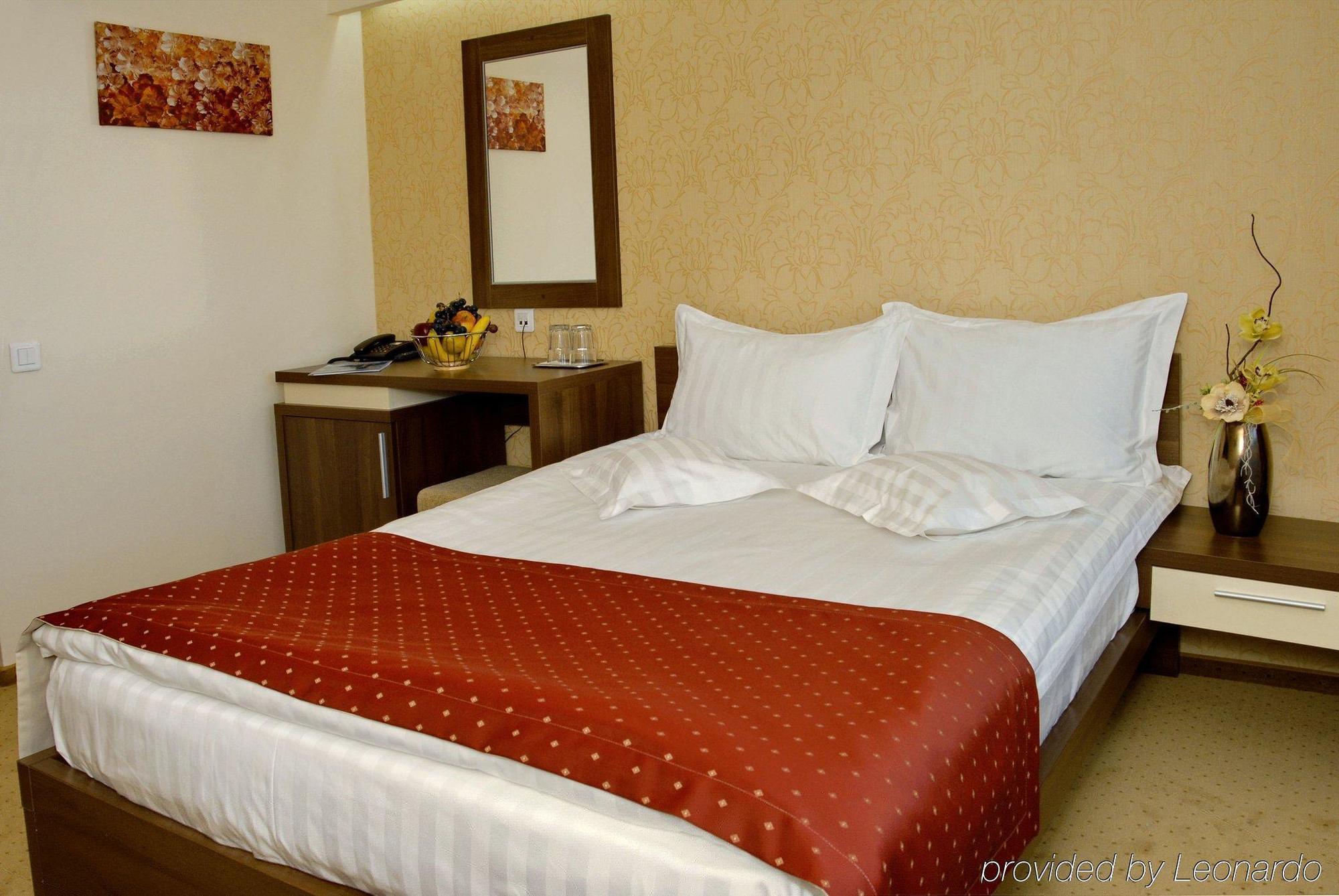 Hotel Univers Kaloşvar Oda fotoğraf